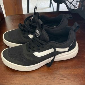 Vans UltraRange Black And White